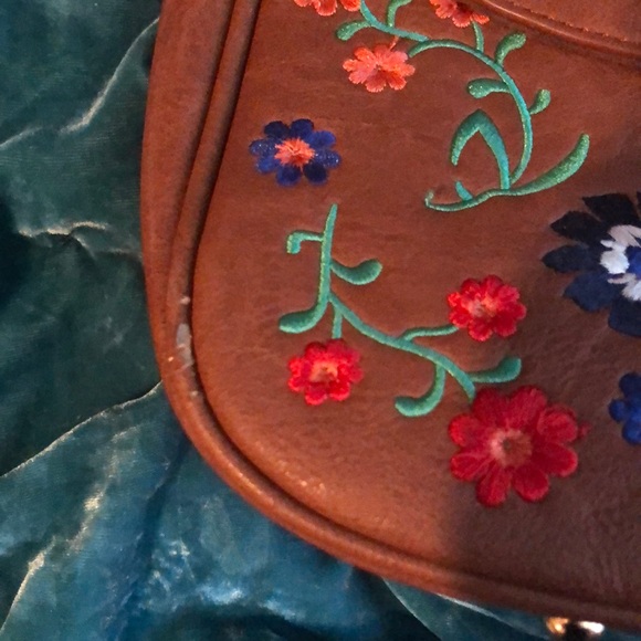 🇺🇸❤️Sale❤️🇺🇸. Flower embroidery purse - Picture 2 of 6